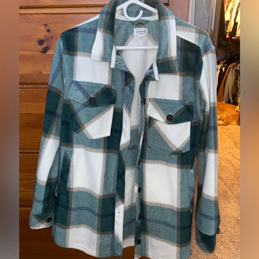 Shacket - Picture 4 of 6